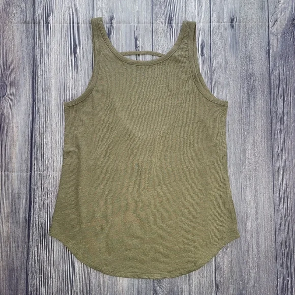 Chaser NWT Sage Green Linen Low Back Tank Top - Picture 1 of 9